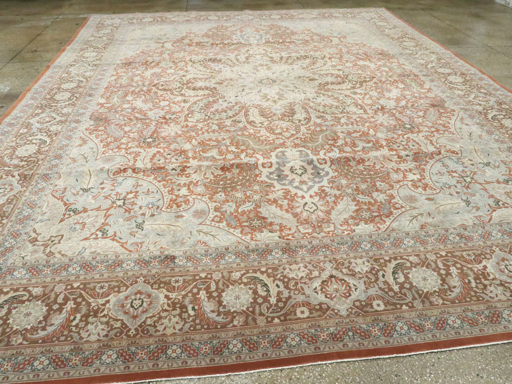 Vintage Persian Tabirz Carpet, No.13815 - Gsblank