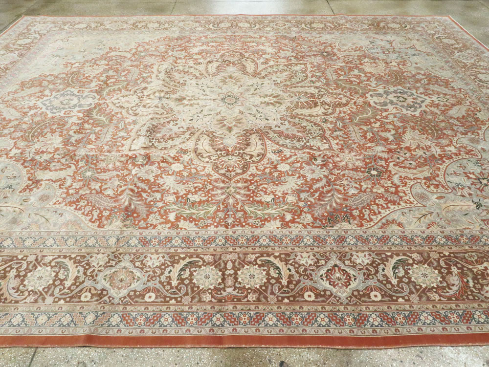 Vintage Persian Tabirz Carpet, No.13815 - Gsblank