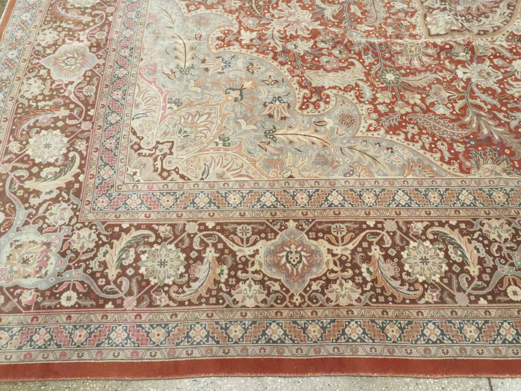 Vintage Persian Tabirz Carpet, No.13815 - Gsblank