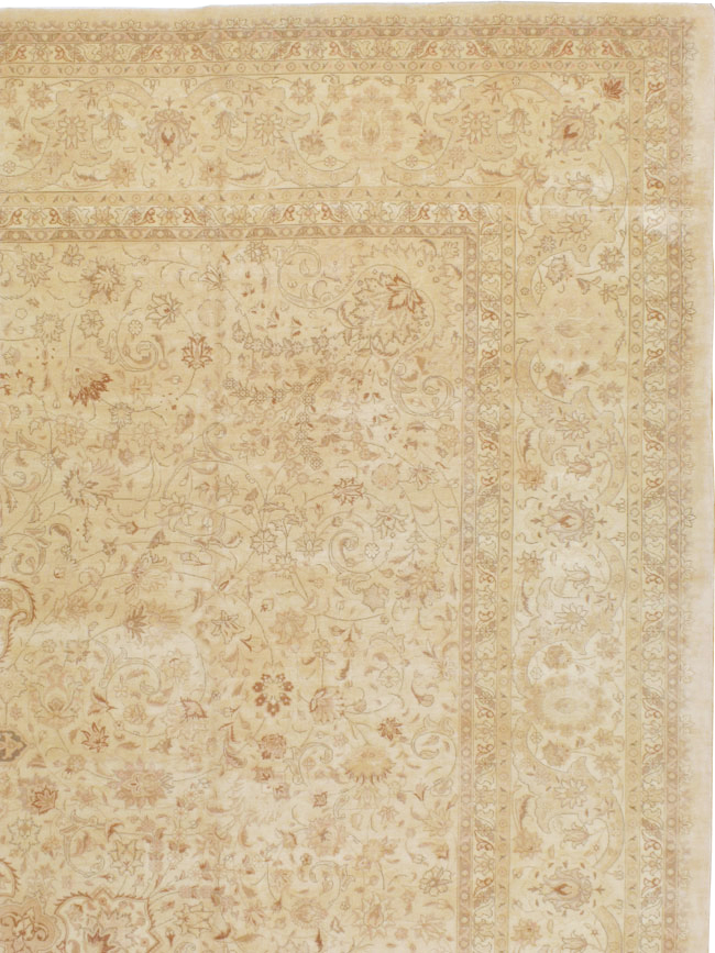 Antique Persian Tabriz Carpet, No.13817 - Gsblank