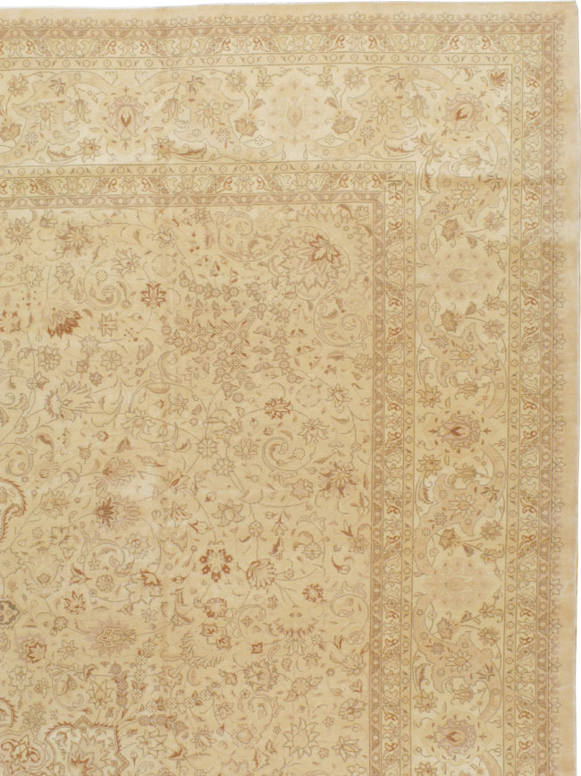 Antique Persian Tabriz Carpet, No.13817 - Gsblank