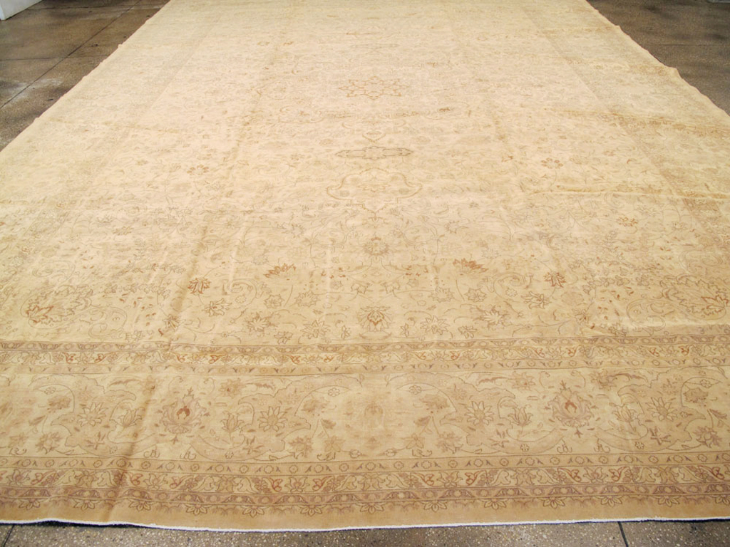 Antique Persian Tabriz Carpet, No.13817 - Gsblank