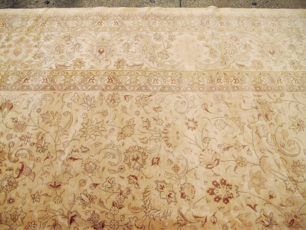 Antique Persian Tabriz Carpet, No.13817 - Gsblank