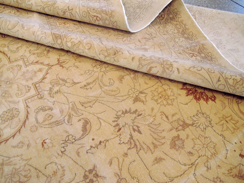 Antique Persian Tabriz Carpet, No.13817 - Gsblank