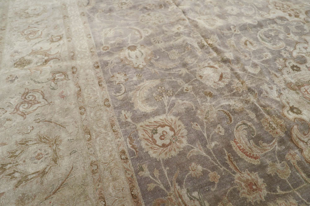 Vintage Persian Tabriz Carpet, No.13819 - Gsblank