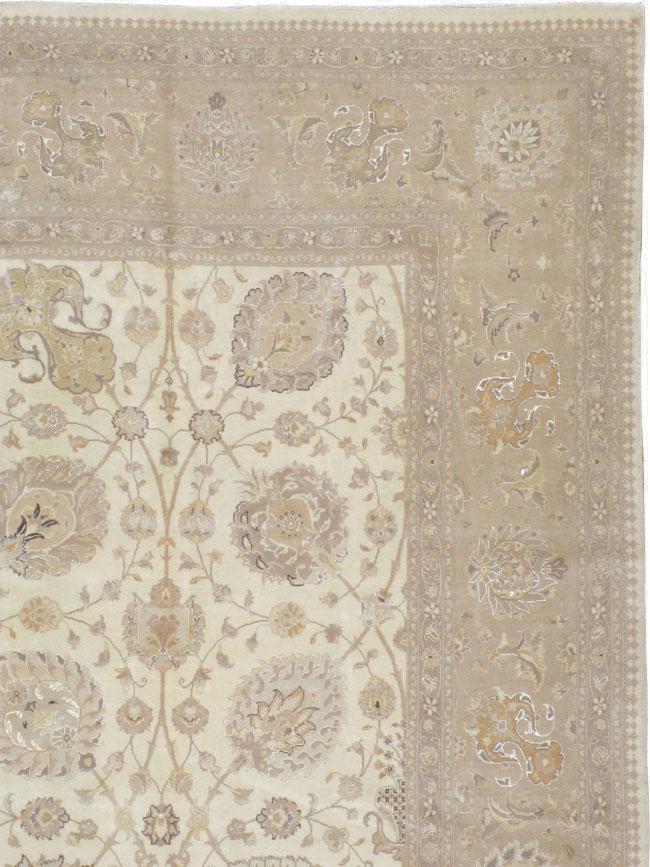 Vintage Persian Tabriz Carpet, No.13844 - Gsblank