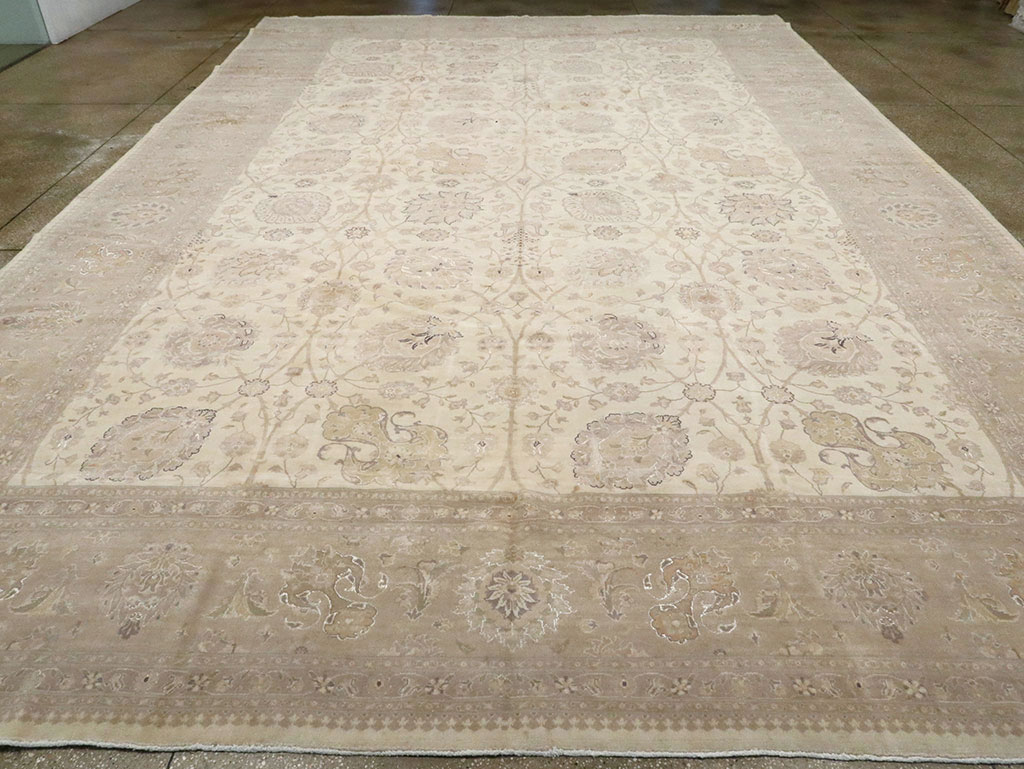 Vintage Persian Tabriz Carpet, No.13844 - Gsblank