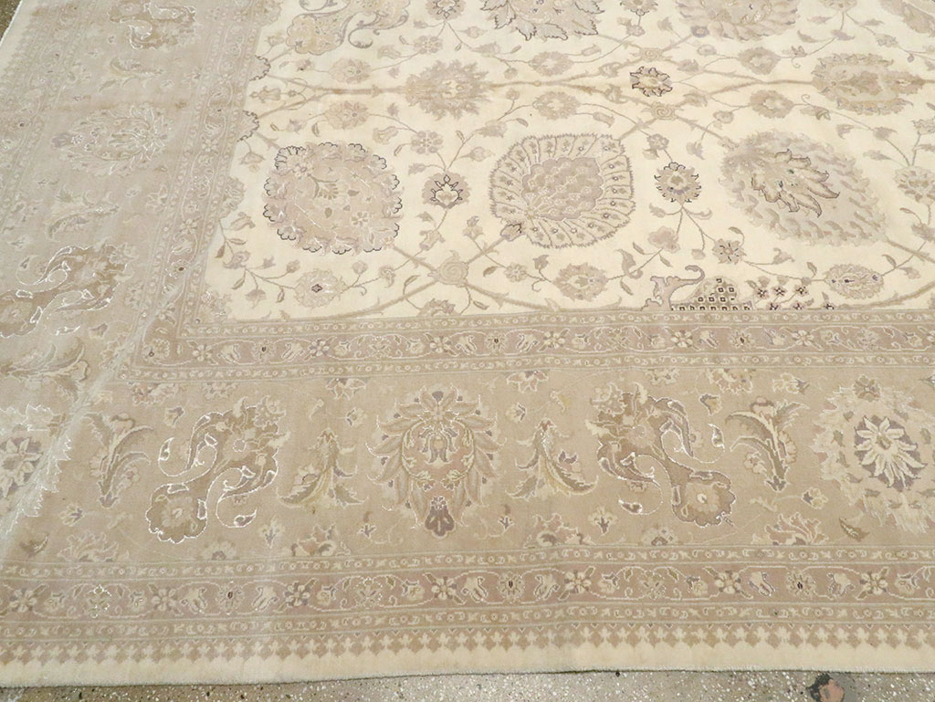 Vintage Persian Tabriz Carpet, No.13844 - Gsblank