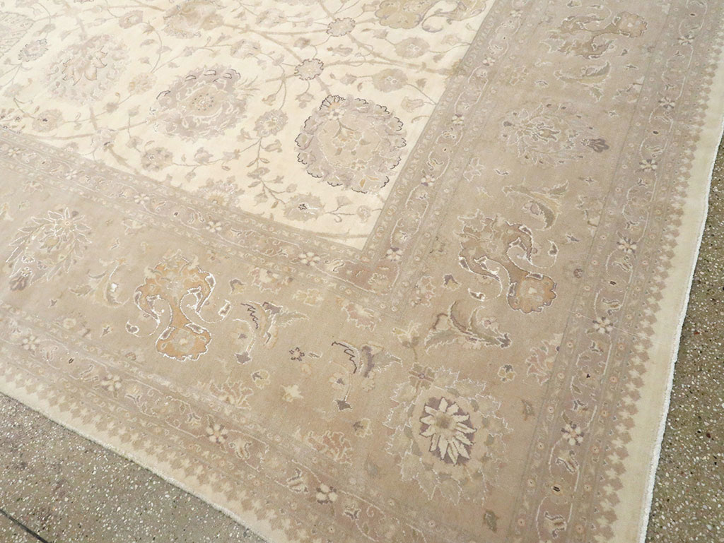 Vintage Persian Tabriz Carpet, No.13844 - Gsblank