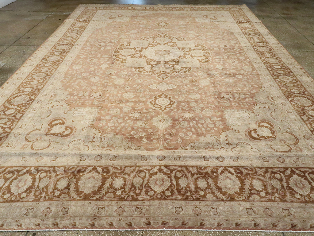 Vintage Persian Tabirz Carpet, No.13901 - Gsblank