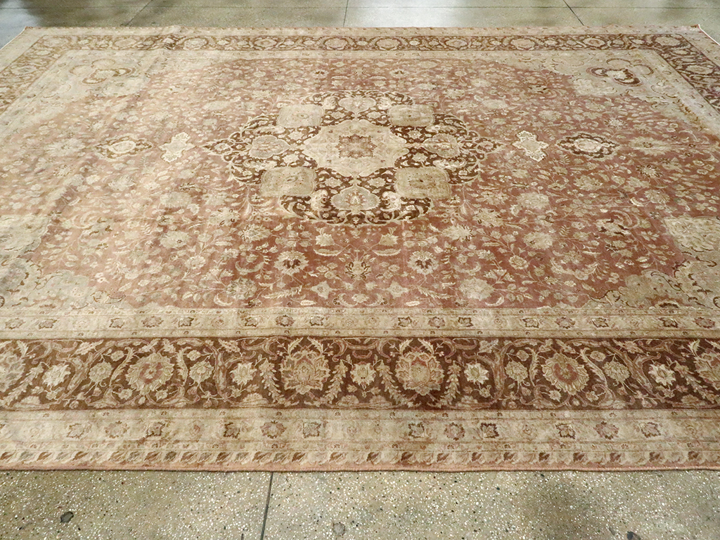 Vintage Persian Tabirz Carpet, No.13901 - Gsblank
