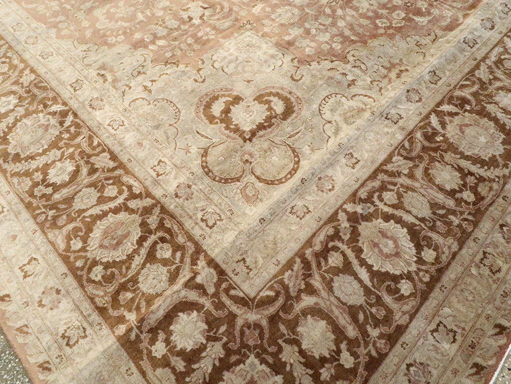 Vintage Persian Tabirz Carpet, No.13901 - Gsblank