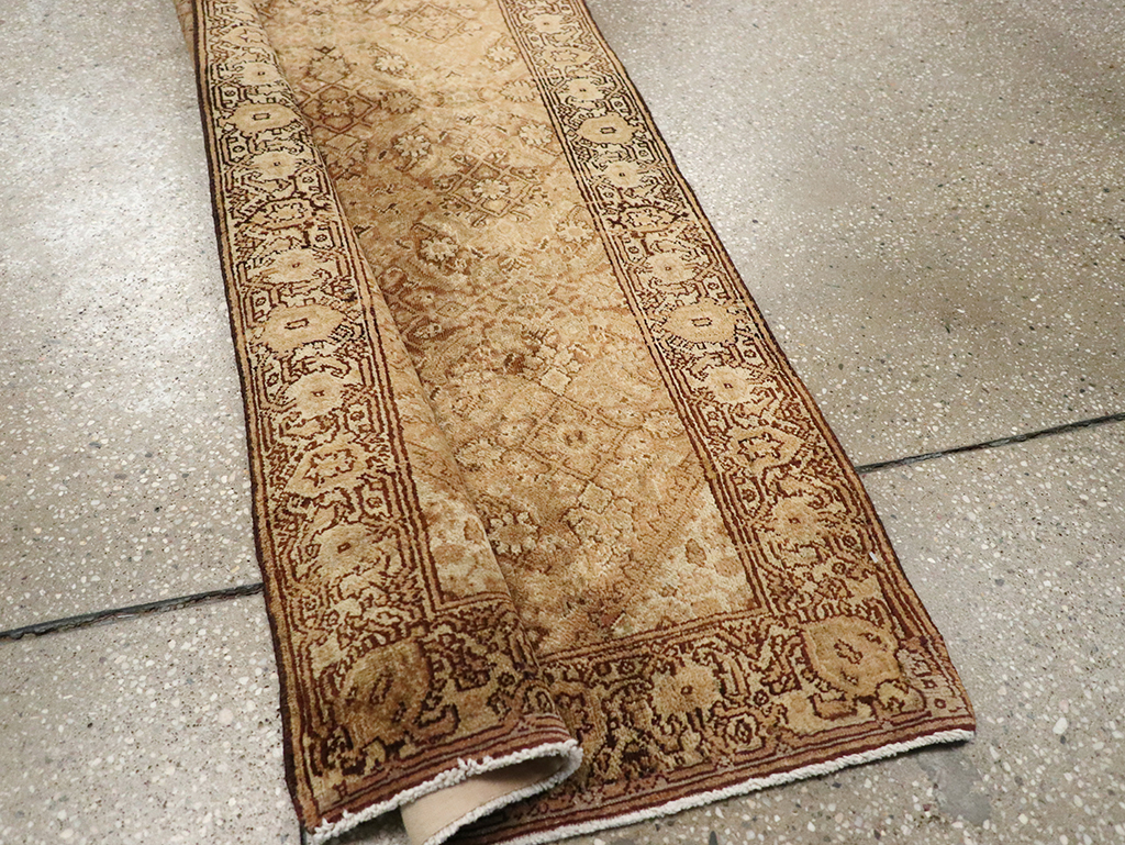 Vintage Indian Amritsar Runner, No.13974 - Gsblank