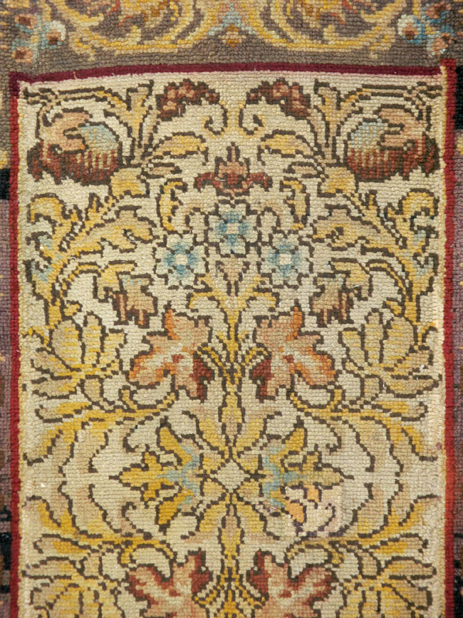 Vintage Irish Donegal Accent Carpet, No.13979 - Gsblank