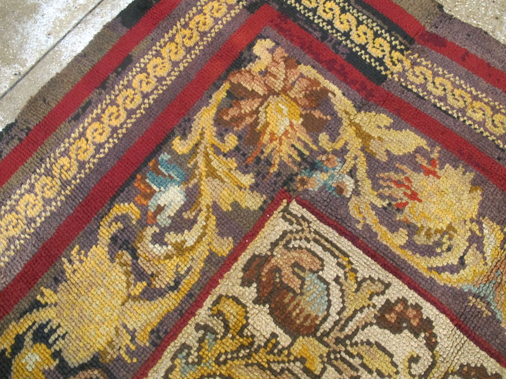 Vintage Irish Donegal Accent Carpet, No.13979 - Gsblank