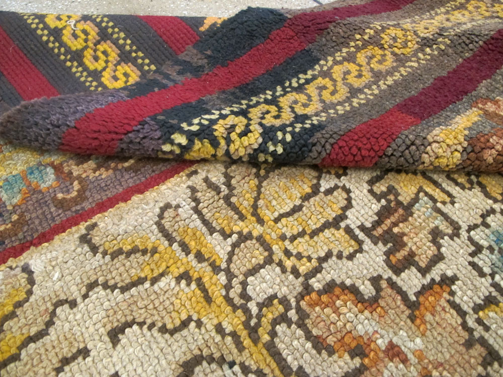 Vintage Irish Donegal Accent Carpet, No.13979 - Gsblank