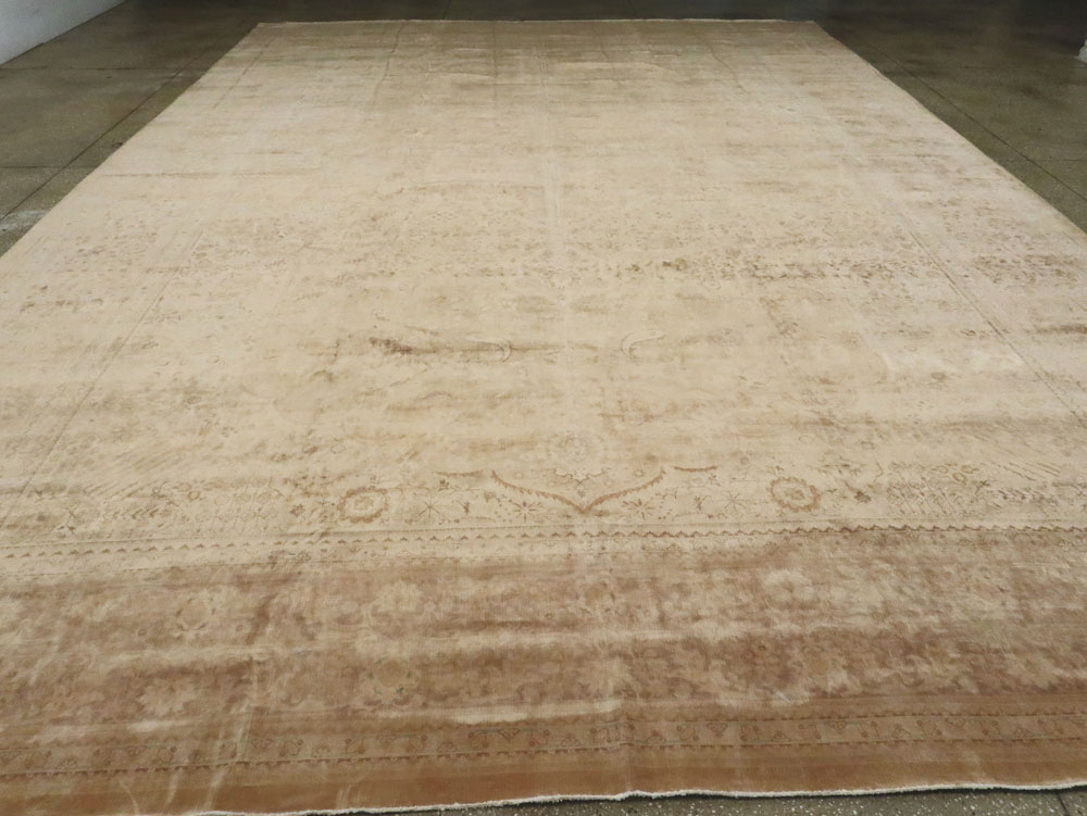 Antique Persian Tabriz Carpet, No.13986 - Gsblank