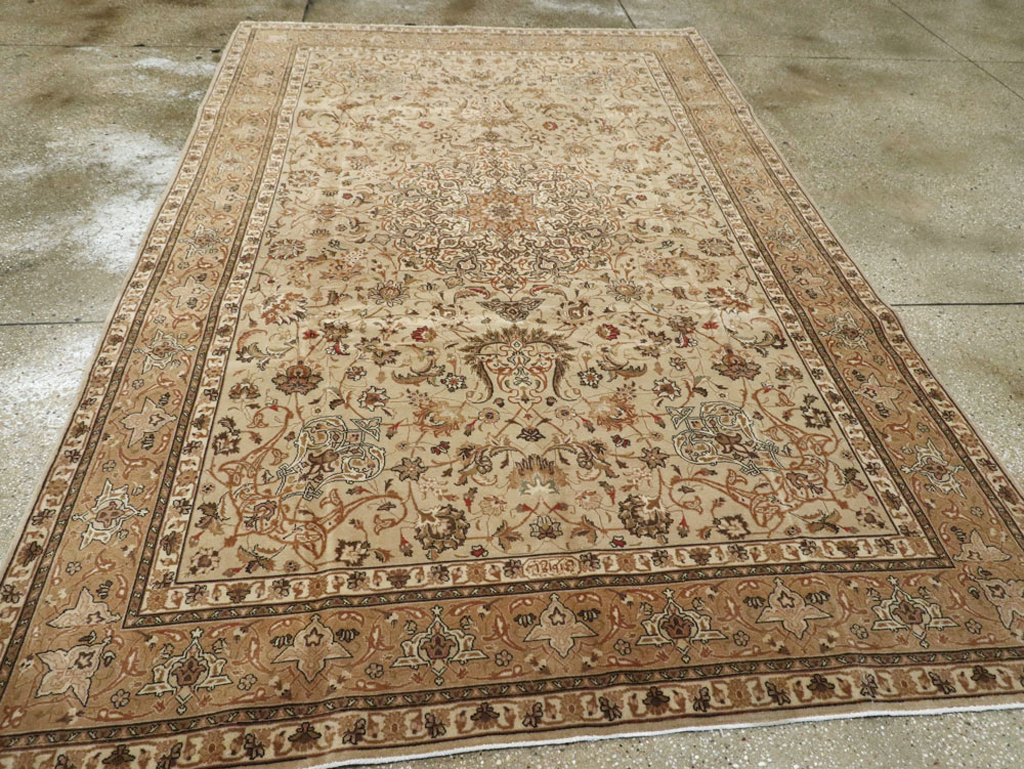 Vintage Persian Tabriz Carpet, No.13995 - Gsblank