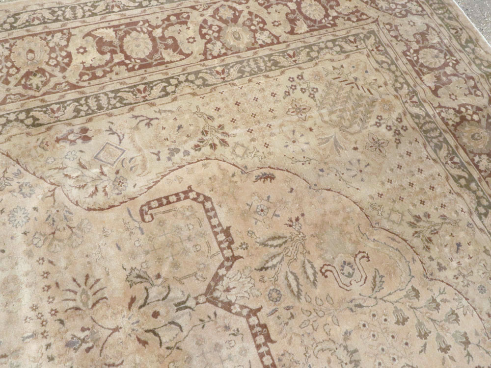 Vintage Persian Tabriz Carpet, No.14056 - Gsblank