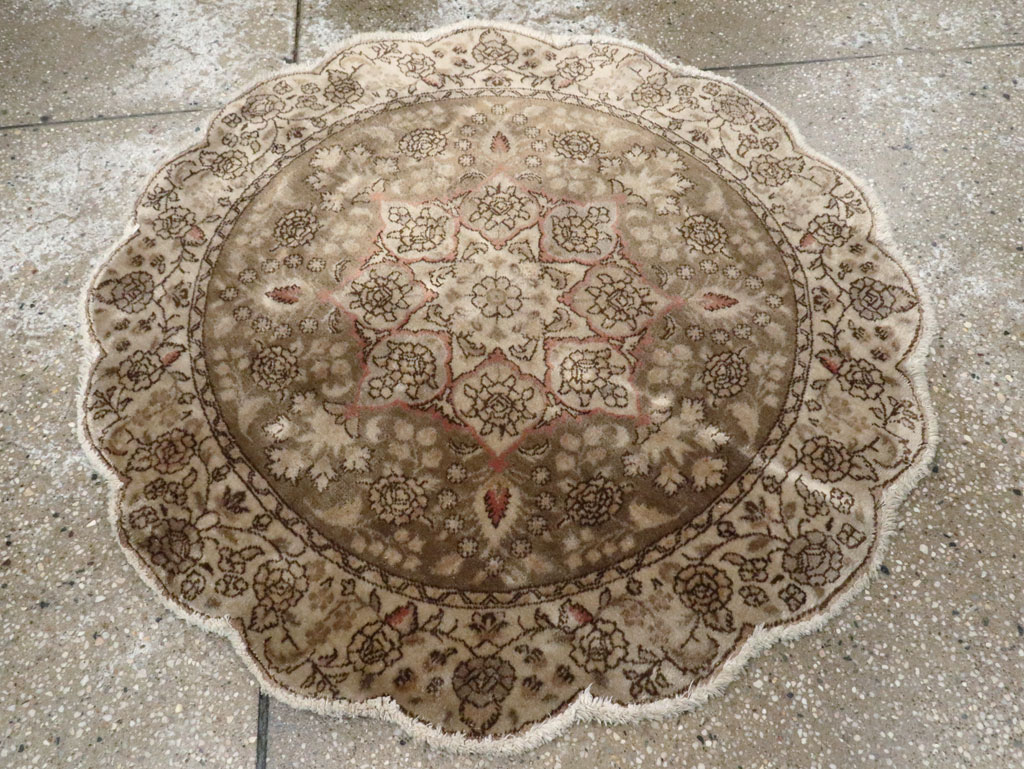 Vintage Persian Tabriz Round Carpet, No.14057 - Gsblank
