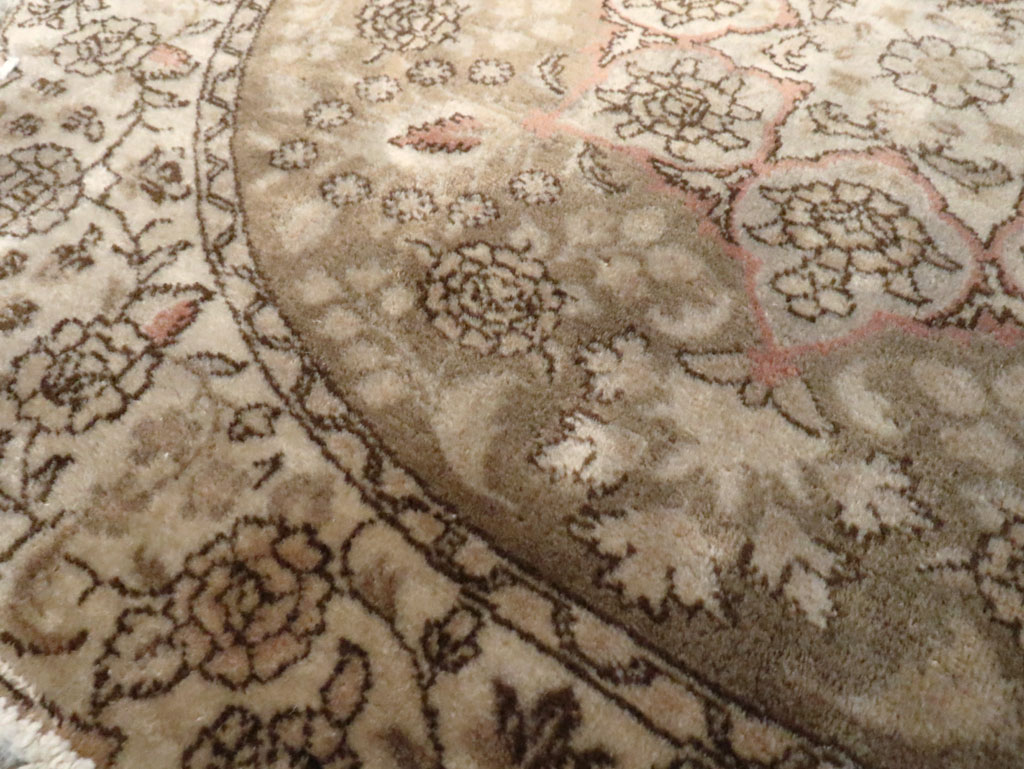 Vintage Persian Tabriz Round Carpet, No.14057 - Gsblank
