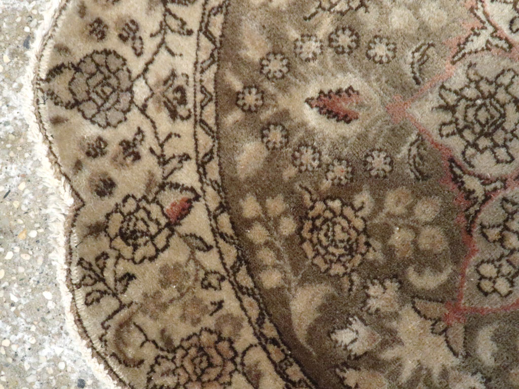 Vintage Persian Tabriz Round Carpet, No.14057 - Gsblank