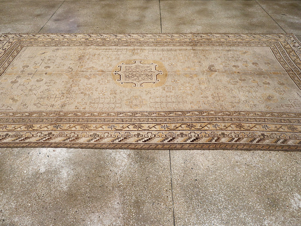 Antique East Turkestan Khotan Carpet, No.14075 - Gsblank