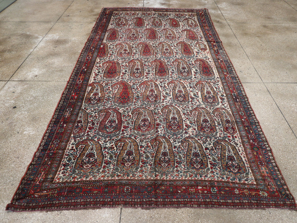 Antique Persian Shiraz Carpet, No.14137 - Gsblank