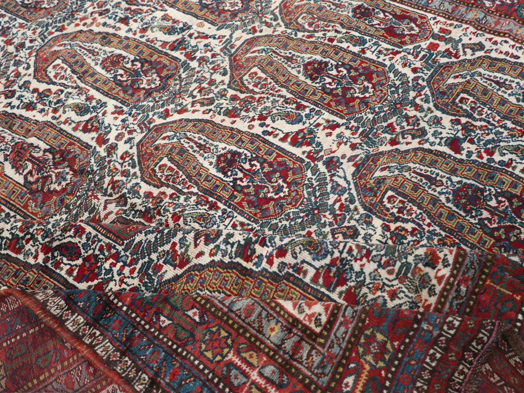 Antique Persian Shiraz Carpet, No.14137 - Gsblank