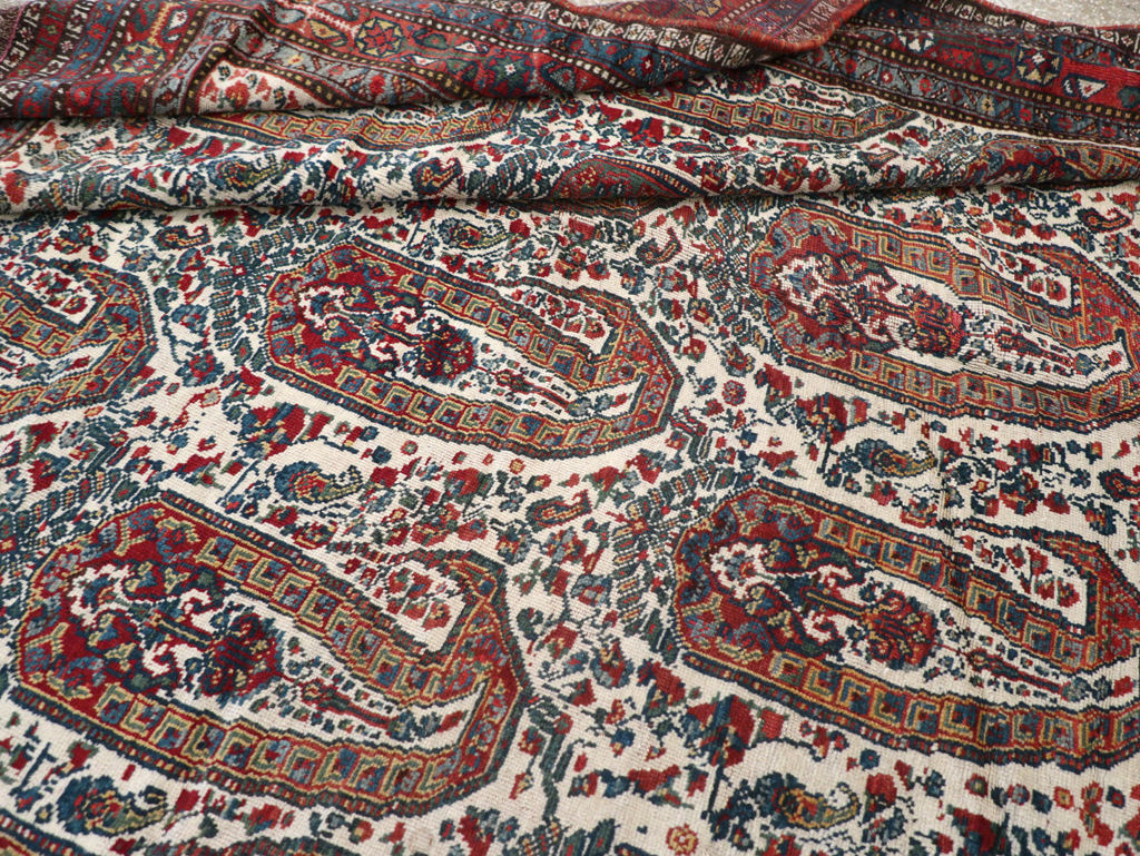 Antique Persian Shiraz Carpet, No.14137 - Gsblank