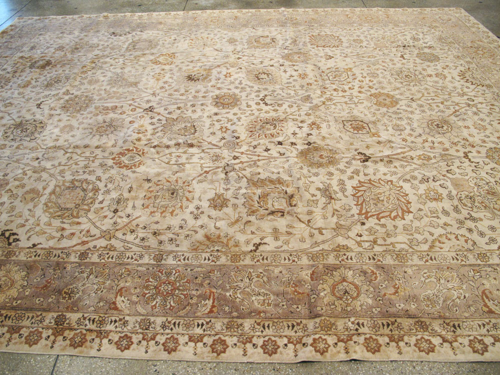 Vintage Persian Tabriz Carpet, No.14183 - Gsblank