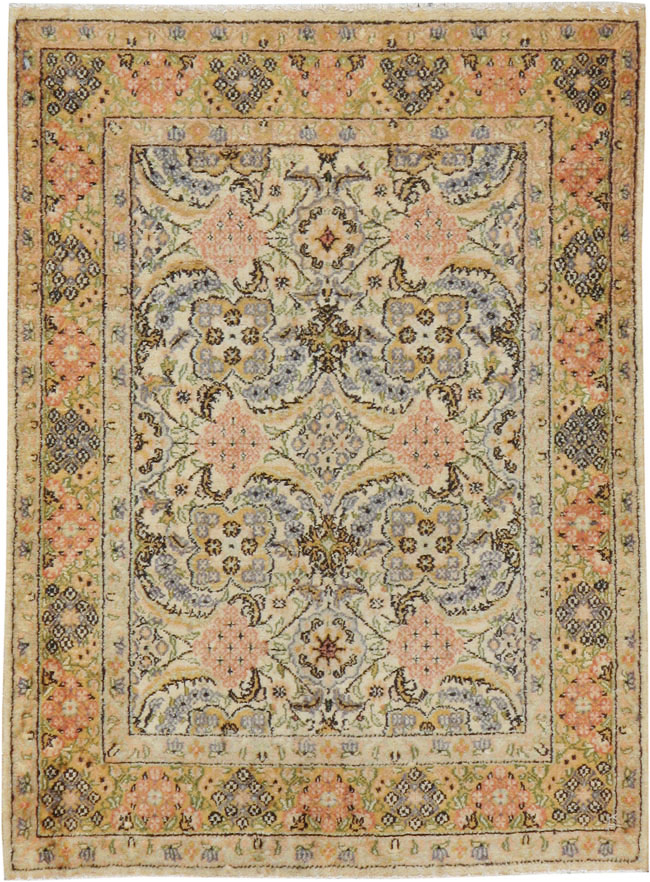 Antique Turkish Sivas Rug, No.14230 - Gsblank