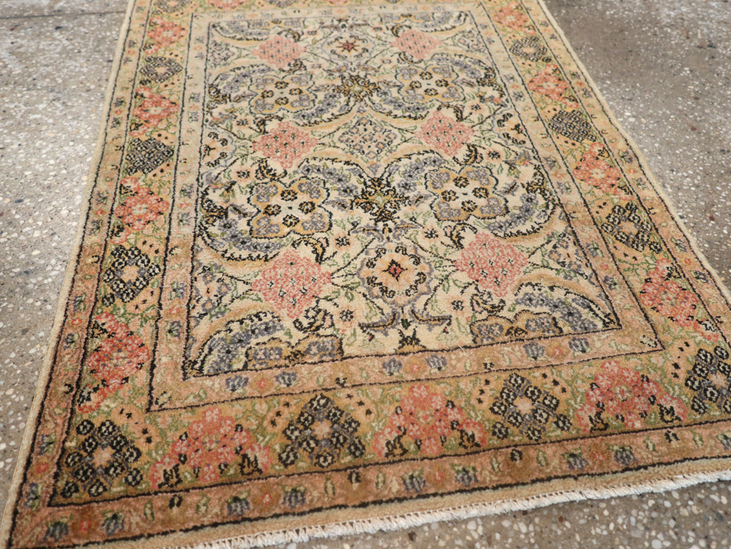 Antique Turkish Sivas Rug, No.14230 - Gsblank