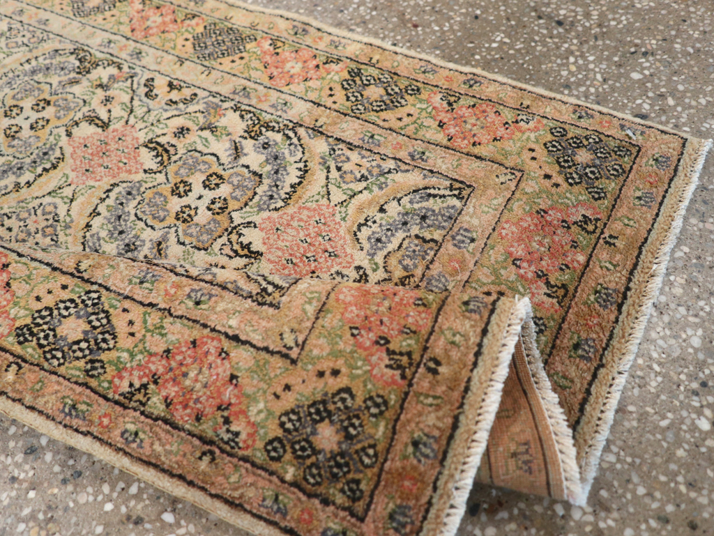 Antique Turkish Sivas Rug, No.14230 - Gsblank