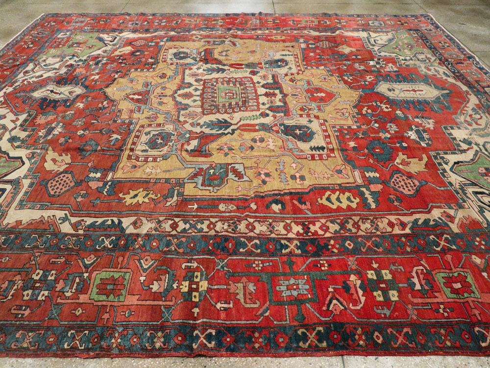 Antique Persian Heriz Carpet, No.14272 - Gsblank