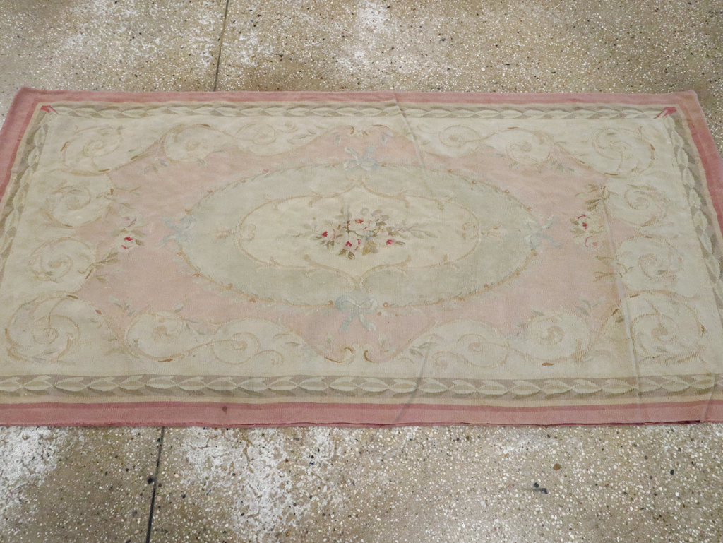 Antique French Aubusson Rug, No.14331 - Gsblank