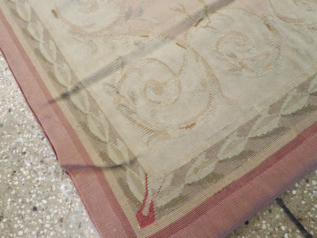 Antique French Aubusson Rug, No.14331 - Gsblank