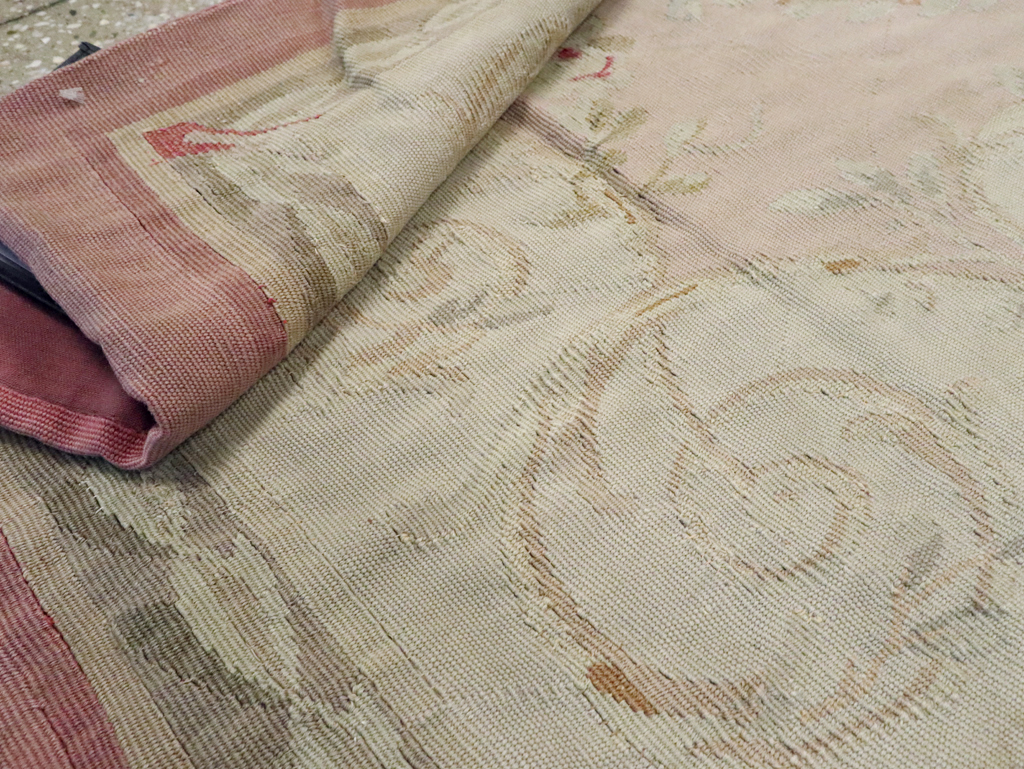 Antique French Aubusson Rug, No.14331 - Gsblank