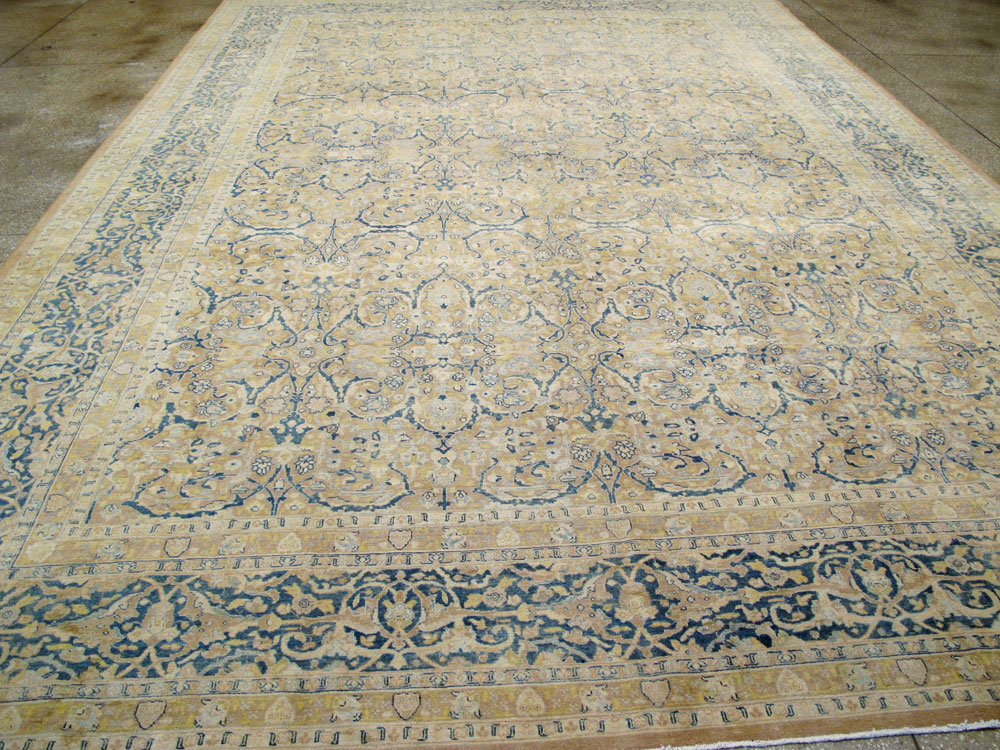 Antique Persian Tabriz Carpet, No.14385 - Gsblank