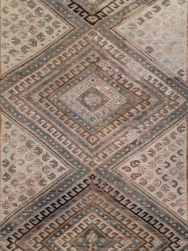 Antique Persian Shiraz Gallery Rug, No.14480 - Gsblank