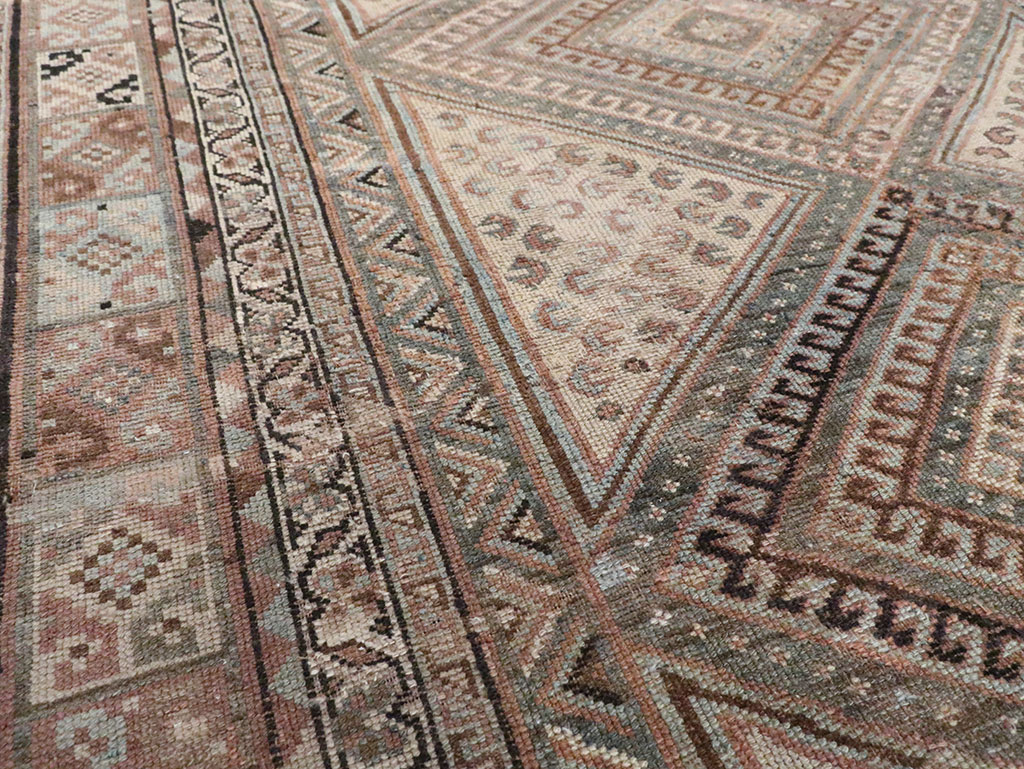 Antique Persian Shiraz Gallery Rug, No.14480 - Gsblank