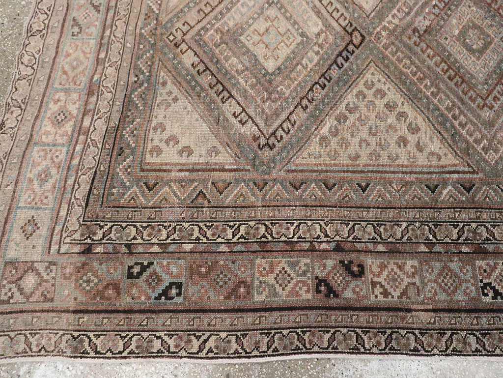 Antique Persian Shiraz Gallery Rug, No.14480 - Gsblank
