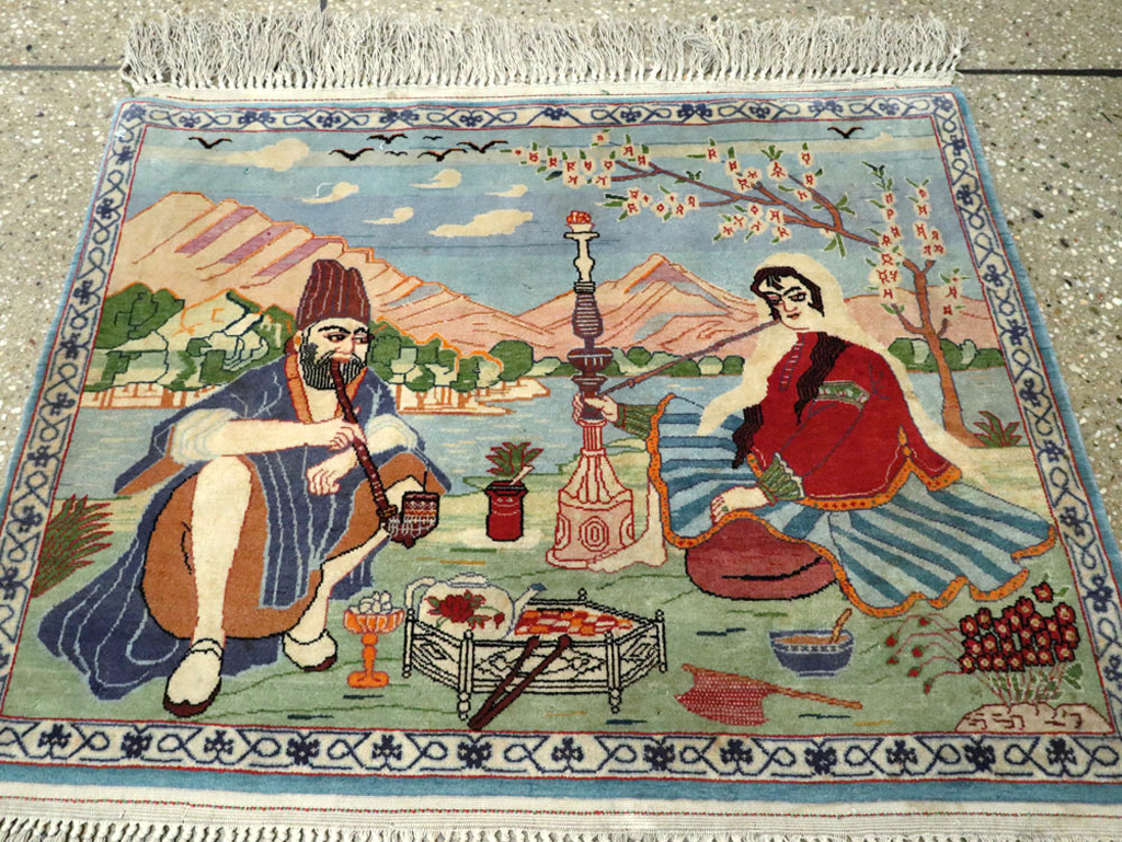 Vintage Persian Isfahan Pictorial Rug, No.14552 - Gsblank