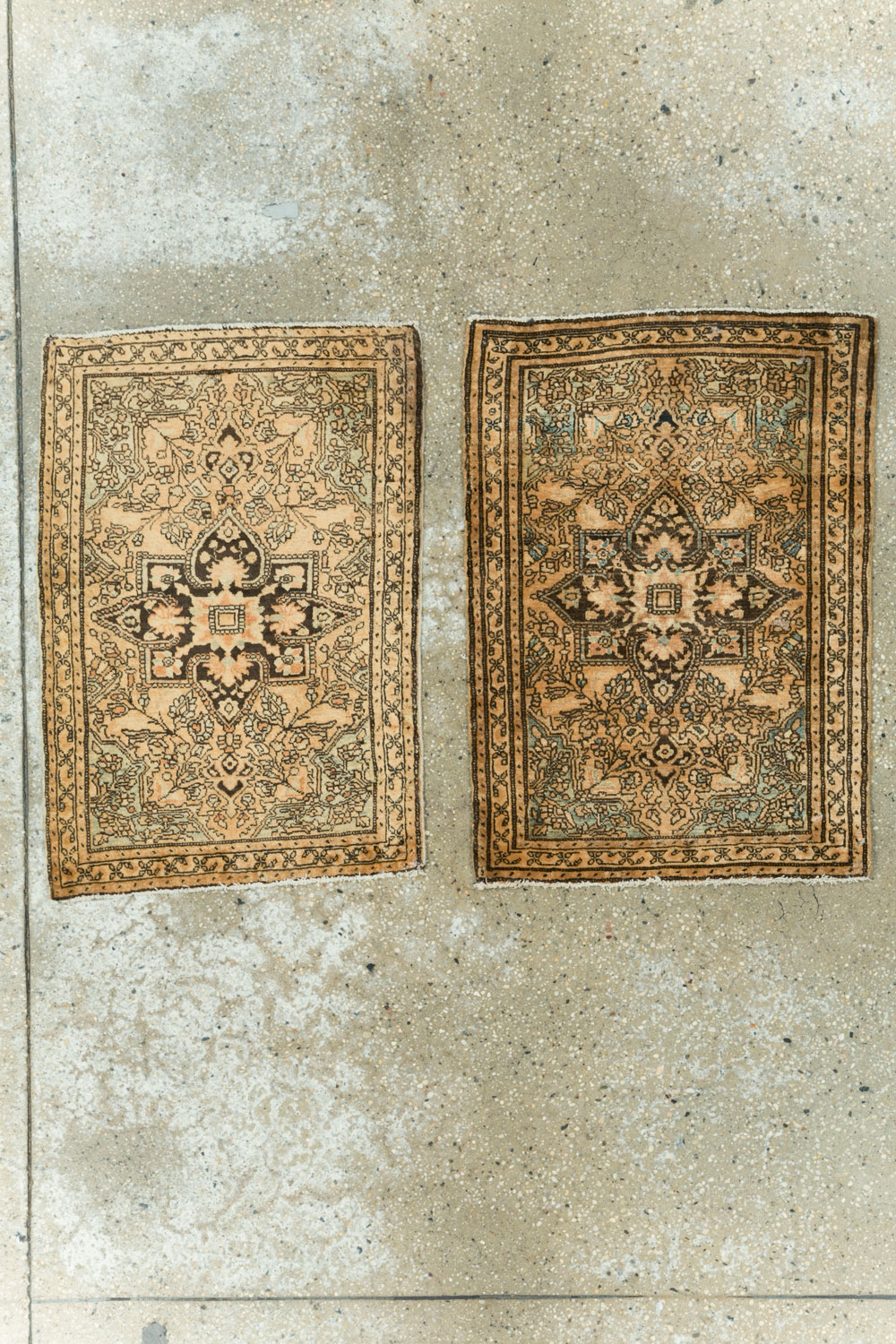 Antique Persian Sarouk Fereghan Rug (Pair: 2 of 2), No.14555 - Gsblank