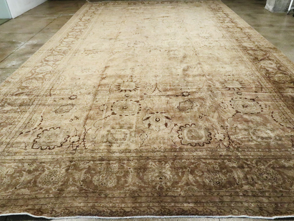Antique Persian Tabriz Carpet, No.14636 - Gsblank