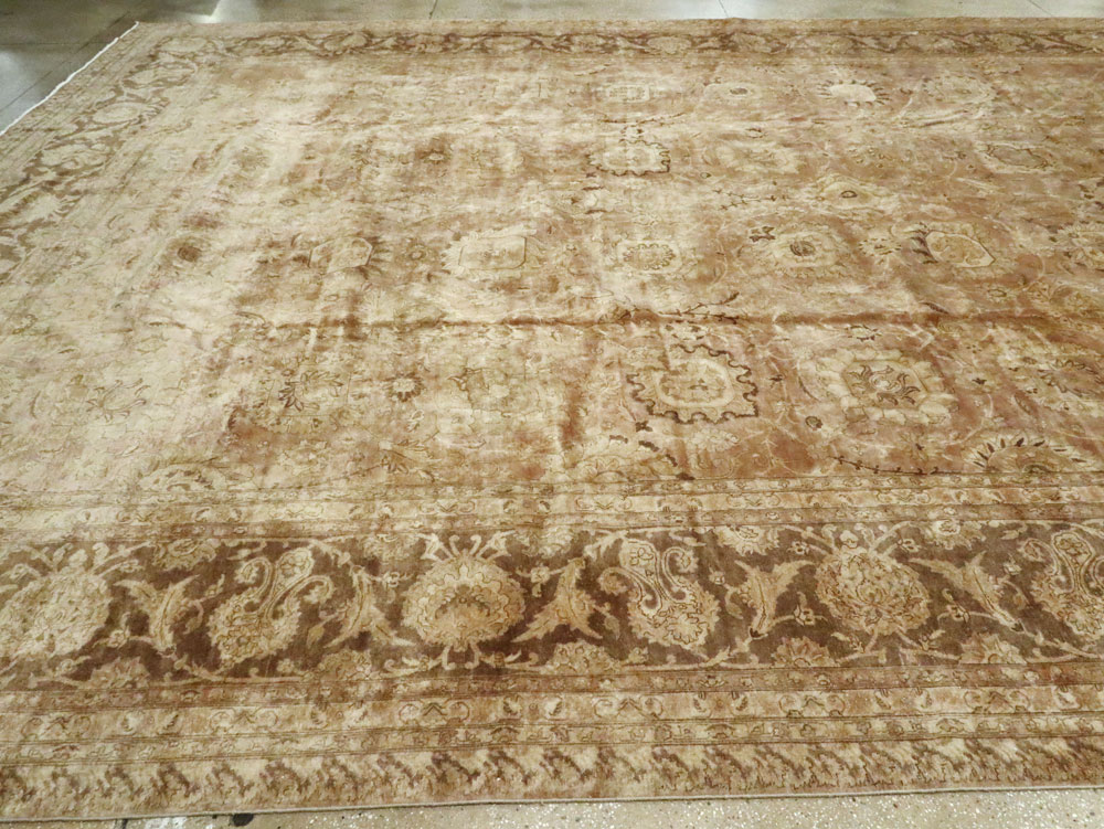 Antique Persian Tabriz Carpet, No.14636 - Gsblank