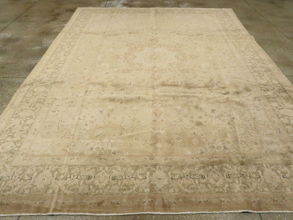 Vintage Persian Tabriz Carpet, No.14669 - Gsblank