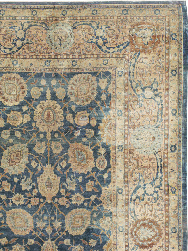 Antique Persian Tabriz Carpet, No.14757 - Gsblank
