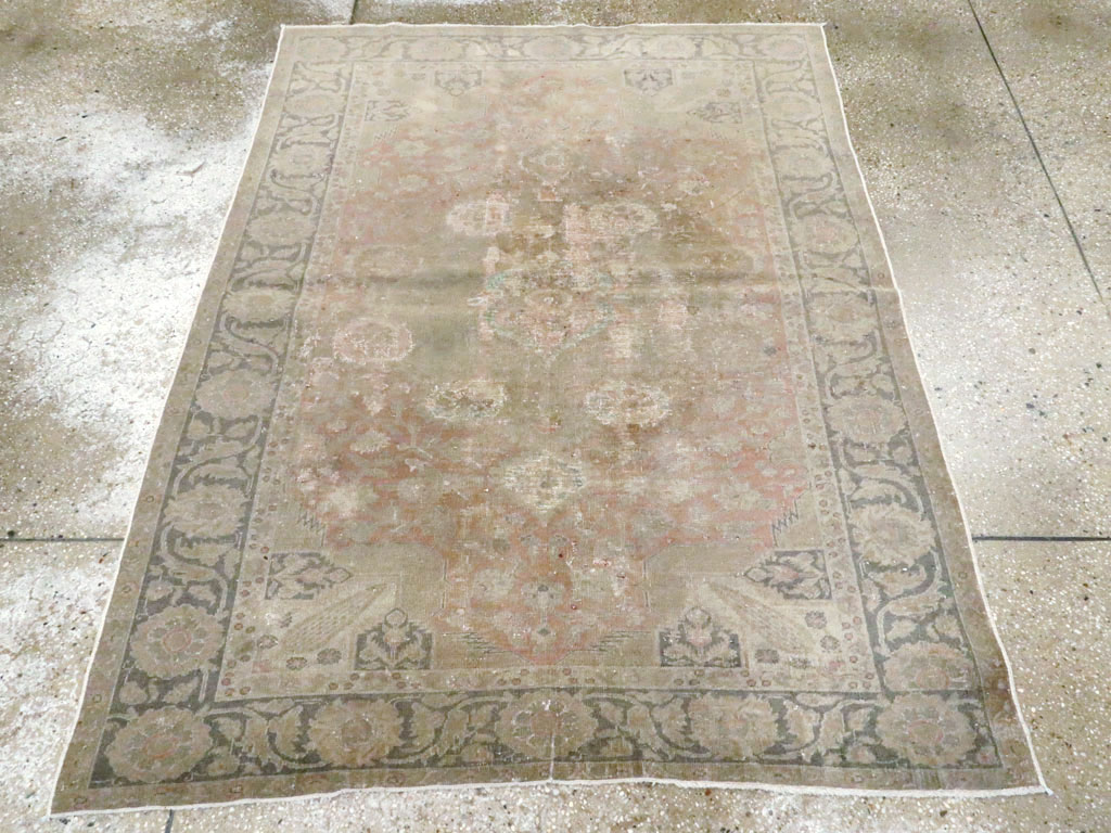 Vintage Turkish Sivas Distressed Rug, No.14763 - Gsblank