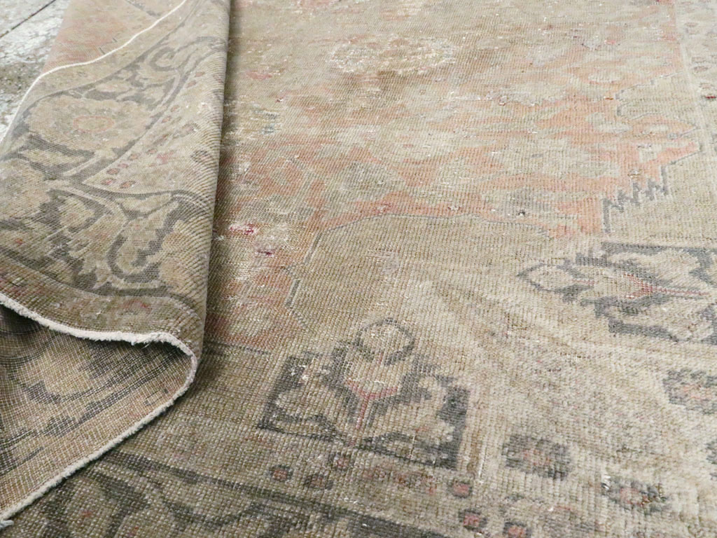 Vintage Turkish Sivas Distressed Rug, No.14763 - Gsblank